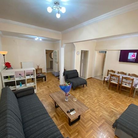 Beautiful Apartment In The Center Of Szaloniki Kültér fotó